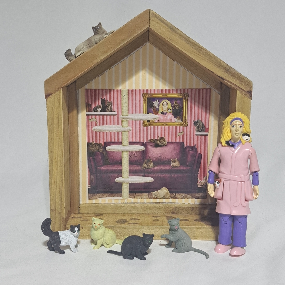 Archie McPhee Crazy Cat Lady 5" Figure W/‎ 5 Cats Diorama